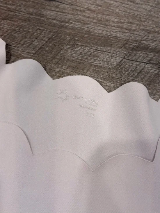 OFFLINE By Aerie Goals Scallop Tee in Lilac Ice, size Large. - Picture 6 of 8